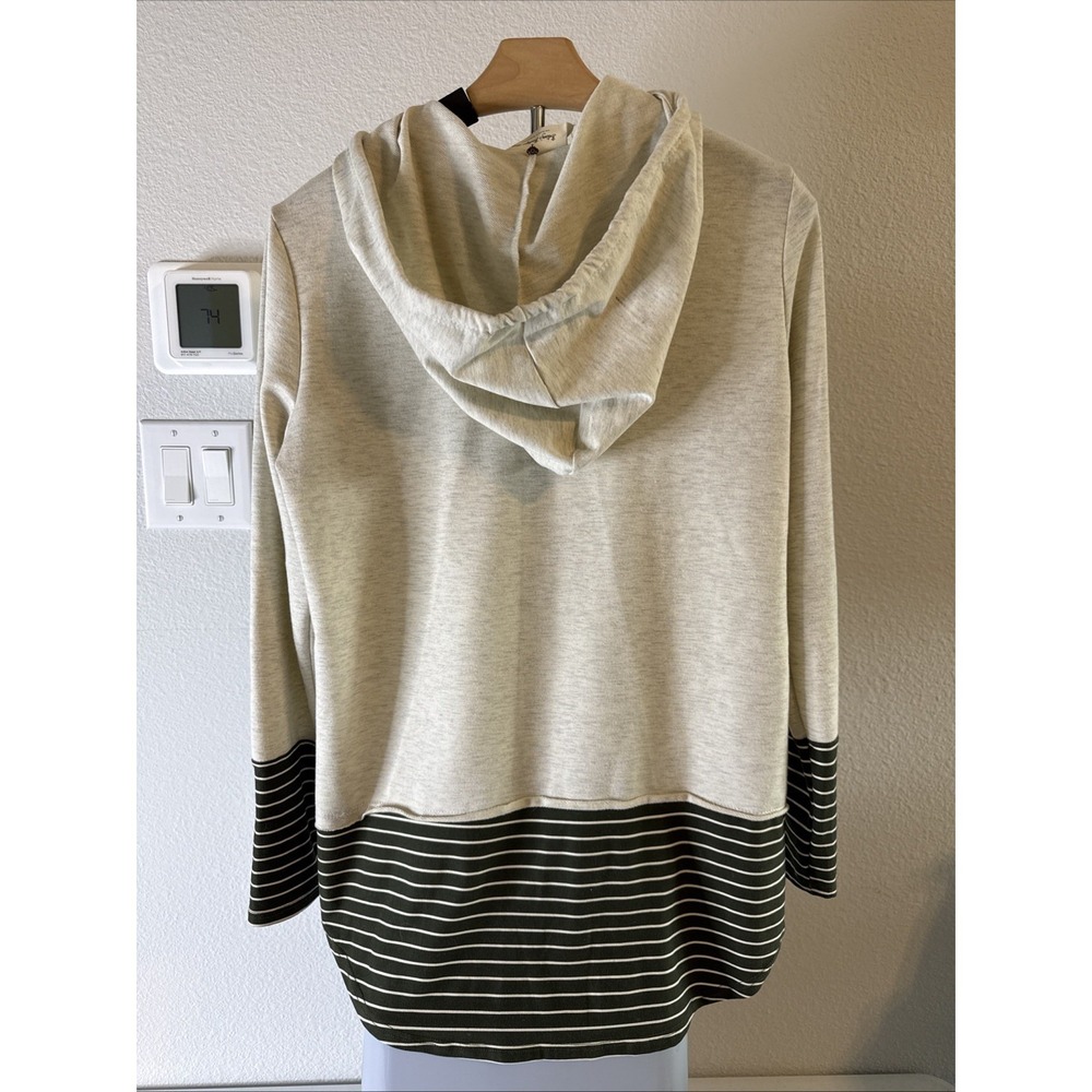 Betsey's Boutique Shop Women's Gray/Green Stripe Hoodie Sweatshirt Size M‎